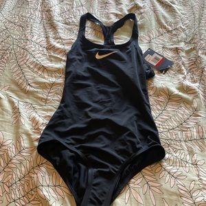 Nike Big Kids’ (Girls’) Racerback 1-Piece Swimsuit(Black)